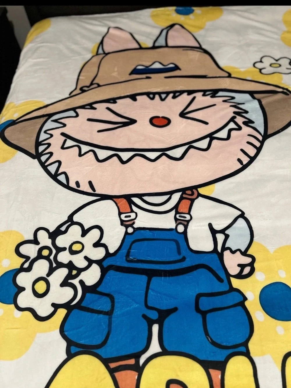 Yellow & Blue Cartoon Plush Bedding Throw Blanket full size beautiful soft